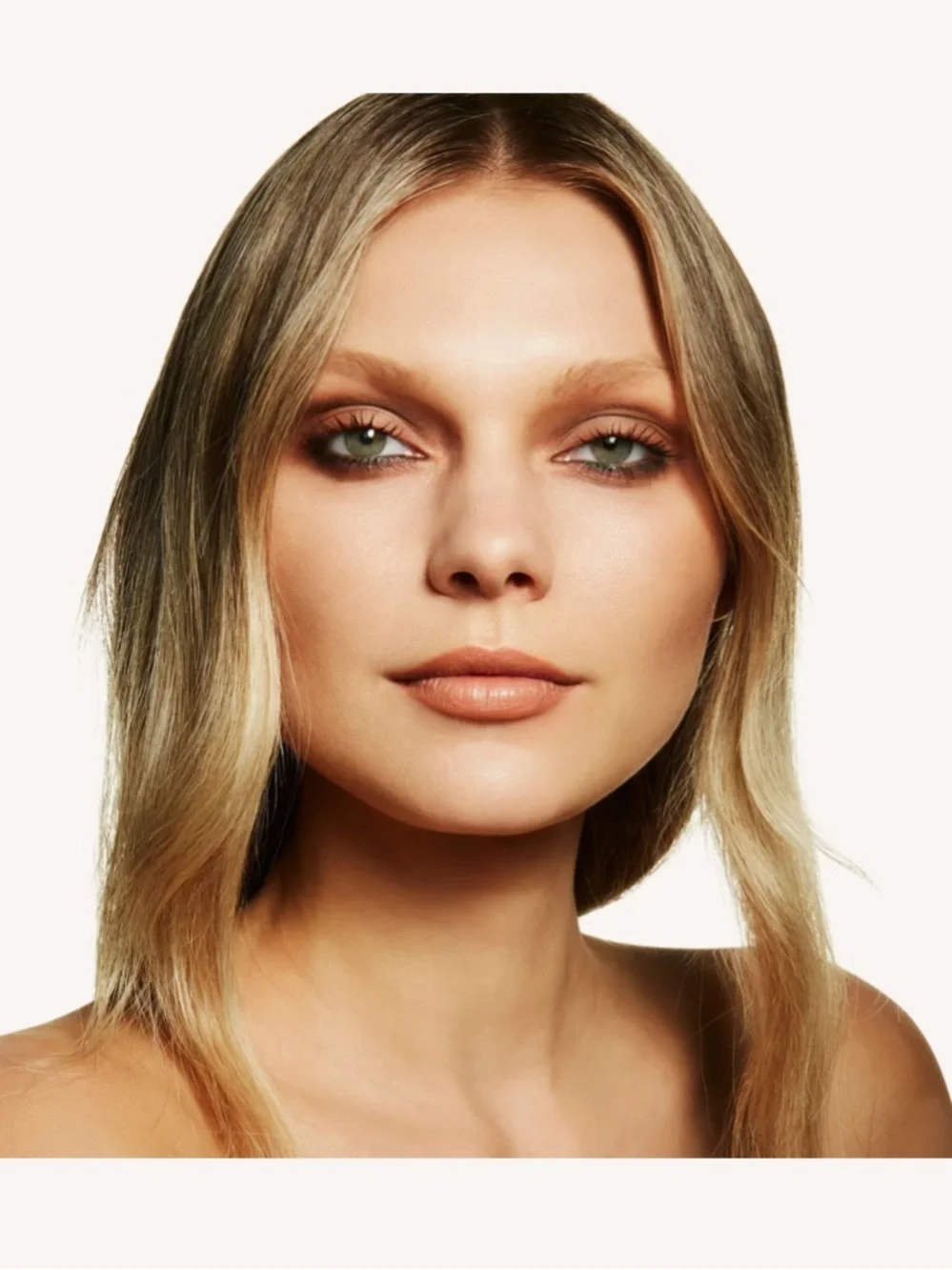 MAC Mineralize Skinfinish Natural Face Powder- Light